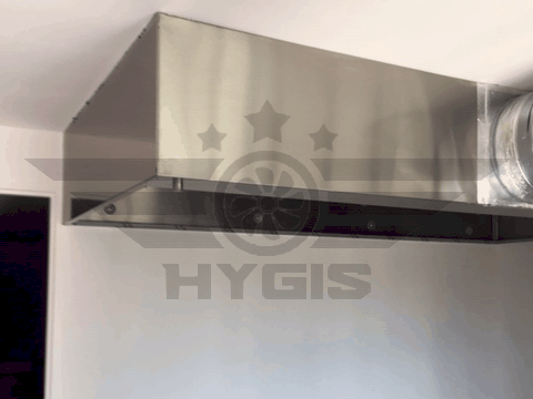 installation hotte professionnelle de 2.5 m par HYGIS AIX